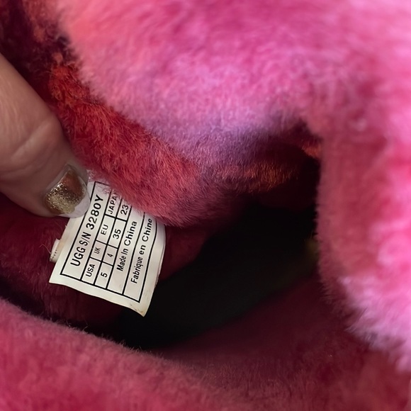Hot Pink Bailey Bow Uggs (size kids 5 adult 7) - Picture 7 of 9